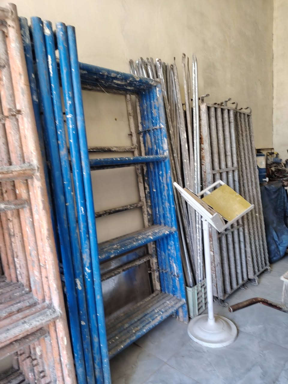 سلام عليكم محل متكامل للبيع الموقع بعقوبه اي استفسار اتصال على هاذا الرقم ***********
