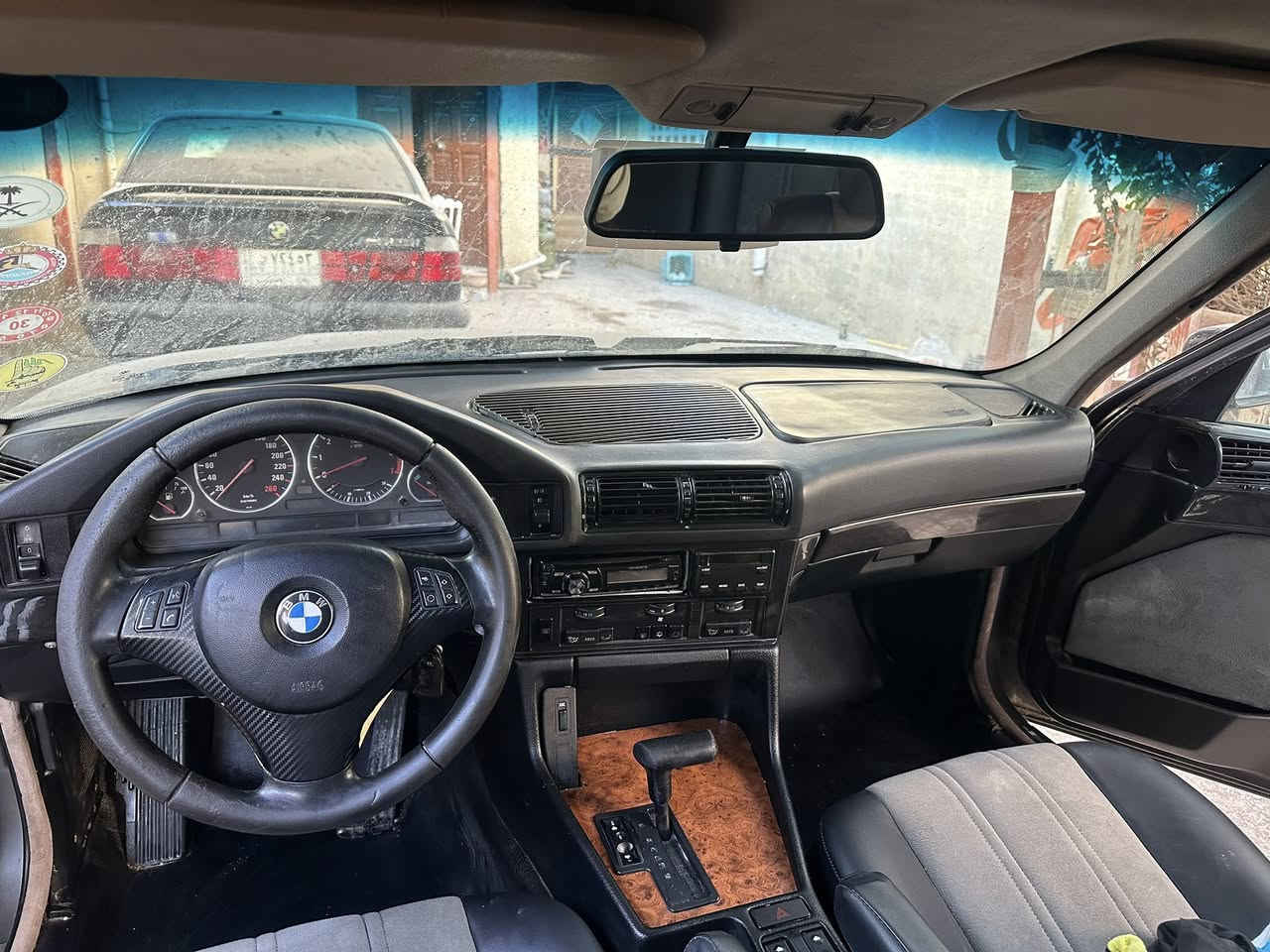 السلام عليكم 
للبيع 540 اصل 8 سلندر رقم بغداد 
سياره وارد يابان مكينه وكير مال حاويه 
حداده كلهه جديده كهربائيات كله شغاله تبريد ثلج 
صبغ جديد هسه مصبوغه كشنات جدد كلش غرفه كلش حلوه 
ويل M اصلي حجم 18 السعر بلاش 70$ وبيه مجال لشراي الاستفسار اتصل ***********
