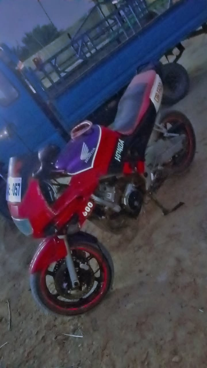 مطلوب مراوس شرط بطحه او بيع  دراجه مثل ما موضح بصور مرقمه
مكينتها فاره يطق
***********
المكان الفلوجه
