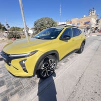 تراكس ذهبي • ٢٠٢٤ • بدون رقم