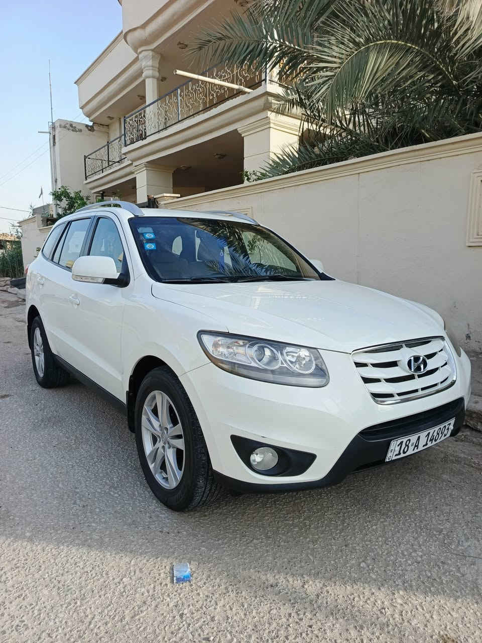 السلام عليكم.
هونداي سنتافي 2010 خليجي محرك 2400  دوش ابلادي على وضع الشركة بدون فتح .
فول مواصفات عدا البصمة ماشيه (168)على وضع الشركه رقم بابل انكليزي باسمي سنويه جديده . 
بيهة فقط باب السائق مبدلة نفس للون باقي كله مكفولة. 
المواصفات.. 
فتحه سقف
حساسات خلفية
مري شفط
سبعه راكب
ثلاث قطع تبريد 
تبريد بيانو
داخل بيجي 
تحكمات ستيرن 
مثبت سرعه
كشن كهرباء جهتين
السعر 132
بابل /ناحية الإمام/منطقة علي بن الحسين.
***********
