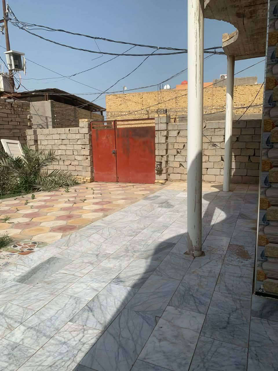 فرصة ذهبية للبيع – عقار استثماري وسكني 🔥
📍 الموقع: منطقة الثمن زراعي سند ٢٥ سهم باسمك 
📐 المساحة: ٣٤٠متر
🏗 البناء: طابوق 
العقار يتكون من:
✔️  طابقين
الطابق الأول: غرفة + استقبال + صالة+صحيات داخلية خارجية 
الطابق الثاني: غرفتين بناء فرمستون فقط 
✔️ ثلاث محلات تجارية على الشارع
✔️ موقع مميز قريب جداً من الولاية
✔️ منطقة حيوية وحركة ممتازة
العقار مناسب للسكن والاستثمار بنفس الوقت،
تگدر تسكن بالبيت وتستفاد من دخل المحلات 💰
السعر خاص 
📞 للاستفسار والتفاصيل أكثر، راسلنا عالخاص أو اتصل مباشرة.***********
