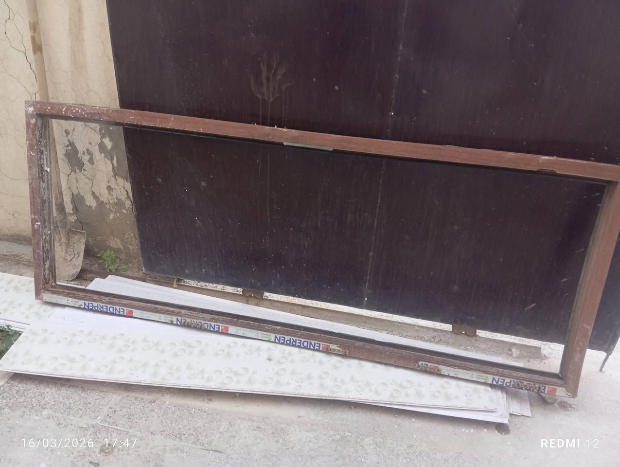 غرفة نومة نظيفة فول للبيع اشتريتها 28 ورق وباب خشب معاكس وباب بي في سي مال حمام


**إذا كنت صاحب هذا الإعلان وتريد حذفه لأي سبب، رجاءا أرسل رسالة إلى الدعم الفني**