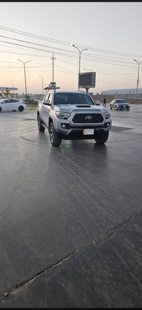 تاكوما 2018كلين
محرك 6سلندرر
سياره بصمه 
جامه خلفيه كهربائيه
سياره جاهزه من كل النواحي رقم بغداد بسمي
مكان السياره واسط النعمانيه
السعر230
هـ***********
***********
