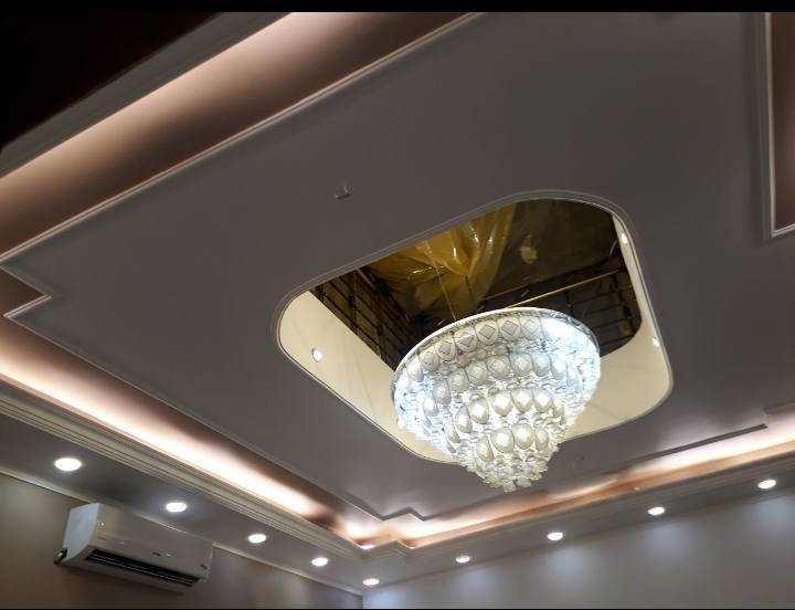 سلام عليكم اني صباغ بيوت داخلي خارجي جبس بورد سحبات انواع ديكورات نشتغله بسعار مناسبه تواصل ع رقم ***********
