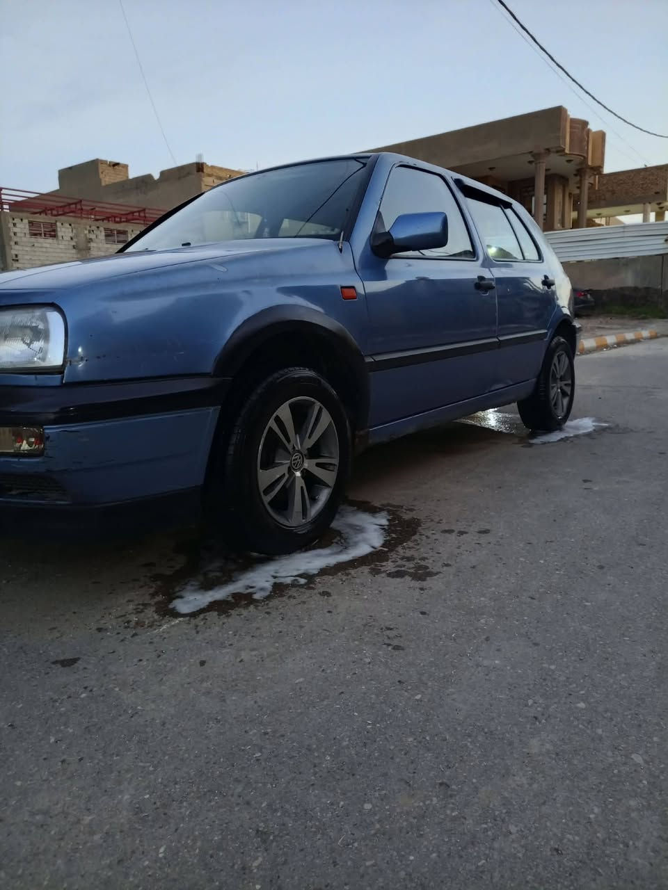سلام عليكم. كولف موديل  91 رقم بغداد ابيع واقع حال سياره راعيها متوفي بيها قسام شرعي تتكفل بيها سريقه وعشاىر ابيع هذا موجود سياره بلاديه كفاله عامه محرك 2000 كير عادي محرك كير جديد حاويه ماخذهن قبل شهرين تبريد ثلج حملوه جوه 70 سياره نشطه تخم تاير باتري جديد كهربايها كلها جديده سياره وضع شركه كفاله عامه بس بيها جراد قليل ابيع واقع حال مسمكات راعيها موجوده كلها صور شهادت وفاء جنسيه بطاقه سكن كلهن عندي شراي يتصل *********** مكان سياره واسط صويره سعرها 28 بيها مجال حك جيه شي قليل

