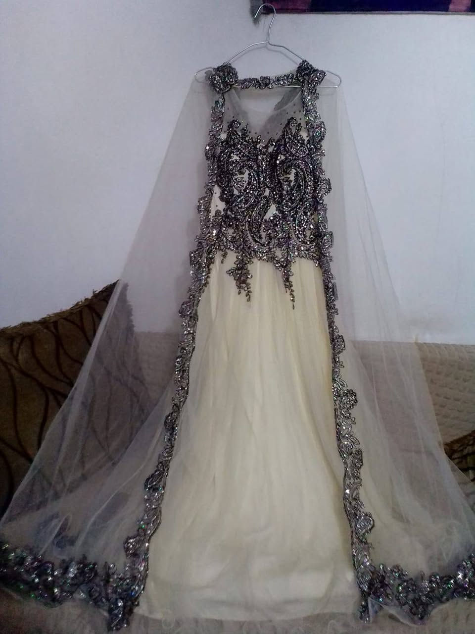 هلاو بنات عندي هاي الفساتين الذهبي ملبوس مرة وحدة بالمهر والثاني مملبوس اصلا باللبس احلى بهواي من صور ...


**إذا كنت صاحب هذا الإعلان وتريد حذفه لأي سبب، رجاءا أرسل رسالة إلى الدعم الفني**