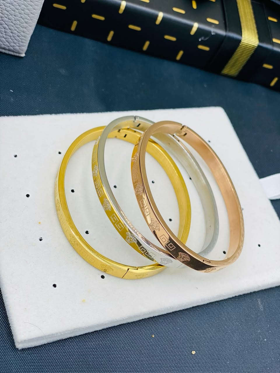 سوار ثري كلر
أناقة بثلاث ألوان تعطيك ستايل مميز وفخم 💛🤍🩶
(ذهبي + فضي + روز) تنسيق مثالي مع كل إطلالة
كوالتي عالي – طلاء ثابت – مريح باللبس 👌
مناسب للبس اليومي والمناسبات أو كهدية راقية 🎁
💍 نتميز بكل ما هو جديد بعالم الإكسسوارات
📩 للاستفسار مراسلة الصفحة
📍 تكريت – مجمع العقيق التجاري مقابل منتزه زيونة
🚚 توصيل إلى كافة محافظات العراق
#سوار #ثري_كلر #إكسسوارات #ذهب_برازيلي #girly


**إذا كنت صاحب هذا الإعلان وتريد حذفه لأي سبب، رجاءا أرسل رسالة إلى الدعم الفني**