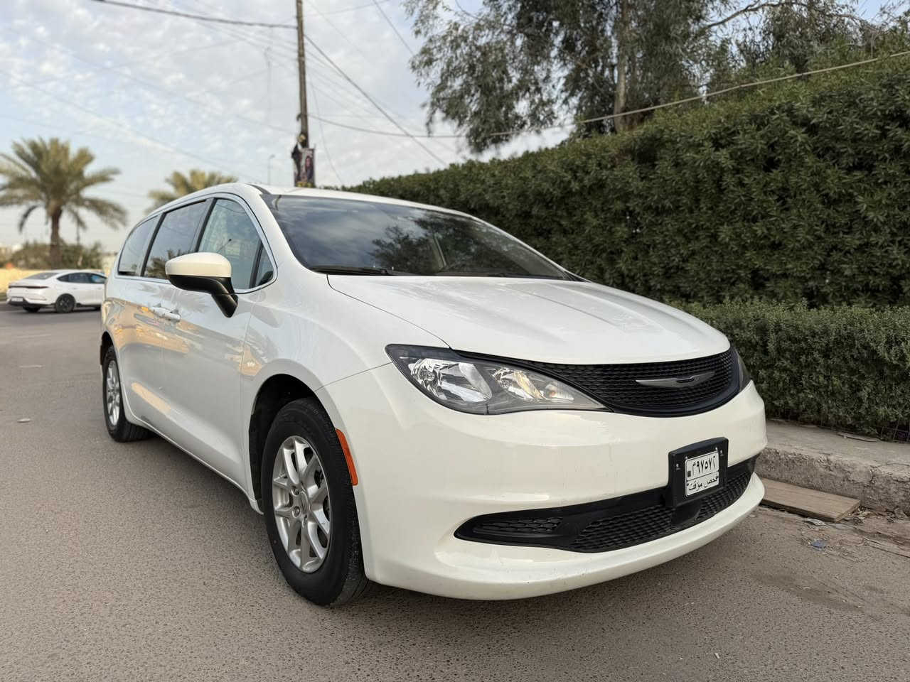 سلام عليكم للبيع باسفيكا مديل 2023 فقط جاملغ ومبدل  نفس لون بدون صبغ سيارة بس ربع دعمية صبغ  سونار مرفق بصور سيارة جديدة بمعنة لكلامة موصفات بيبان كهربا صندوك كهربا كشن كهربا شاشة كامرة سايد بريك بصمة تشغيل عن بعد وبعد هواي موصفات سيارة جديدة سعر 205 وبيها مجال شراي يتصل ***********
