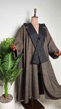 تميزي مع عبايات مزنة✨✨ عبايات أنيقه بخامات مميزه ومقاسات مختلفة🌷 للحجز...