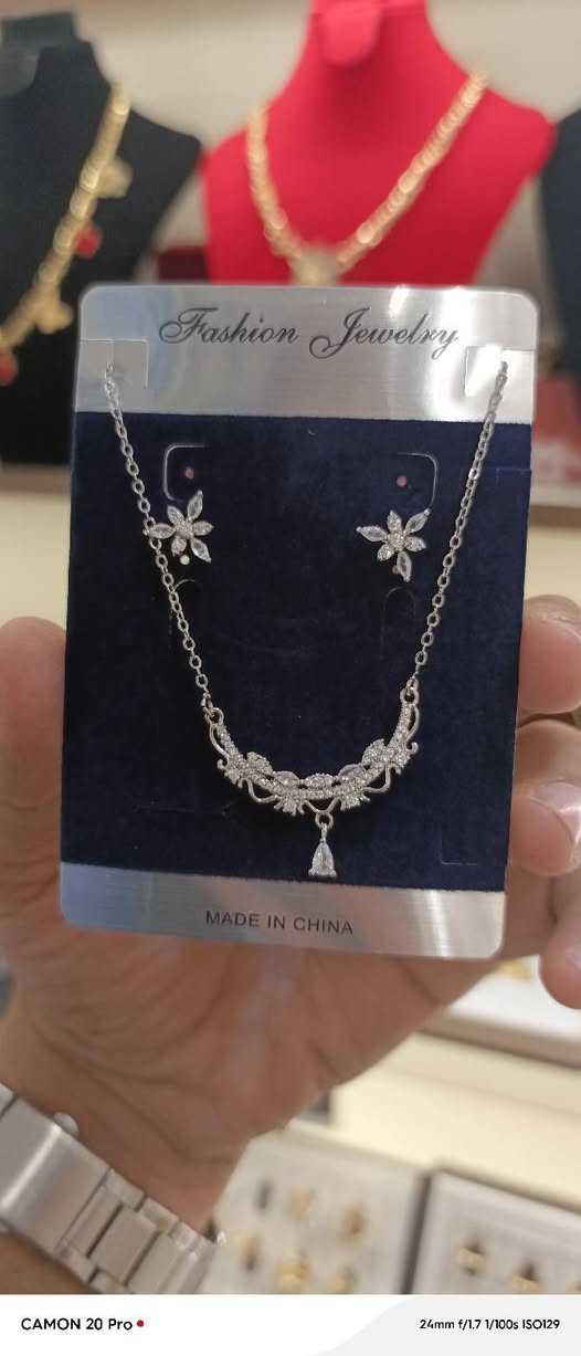 گلاده وتراجي فضيات اصلي 🥰🥰تجنن
كلشي جديد فقط يمي متوفر 😍😍
تتميز بضاعتنا بالجوده العاليه والطلاء ثابت 
وبأحدث الموديلات وانسب الاسعار 🔥✨ فقط 
يم عمر اكسسوارات 
نزاكة ةةة فول ✨✨ 
محل عمر اكسسوارات 🥰🥰
الموقع - ديالي خانقين - مزرعة - مجمع روتانا -
طابق سرداب رقم (4)
كما يوجد لدينا خدمه توصيل 🚗 داخل و خارج خانقين 🥰🥰
ويوجد لدينا بيج ❤️❤️ عل انستا


**إذا كنت صاحب هذا الإعلان وتريد حذفه لأي سبب، رجاءا أرسل رسالة إلى الدعم الفني**