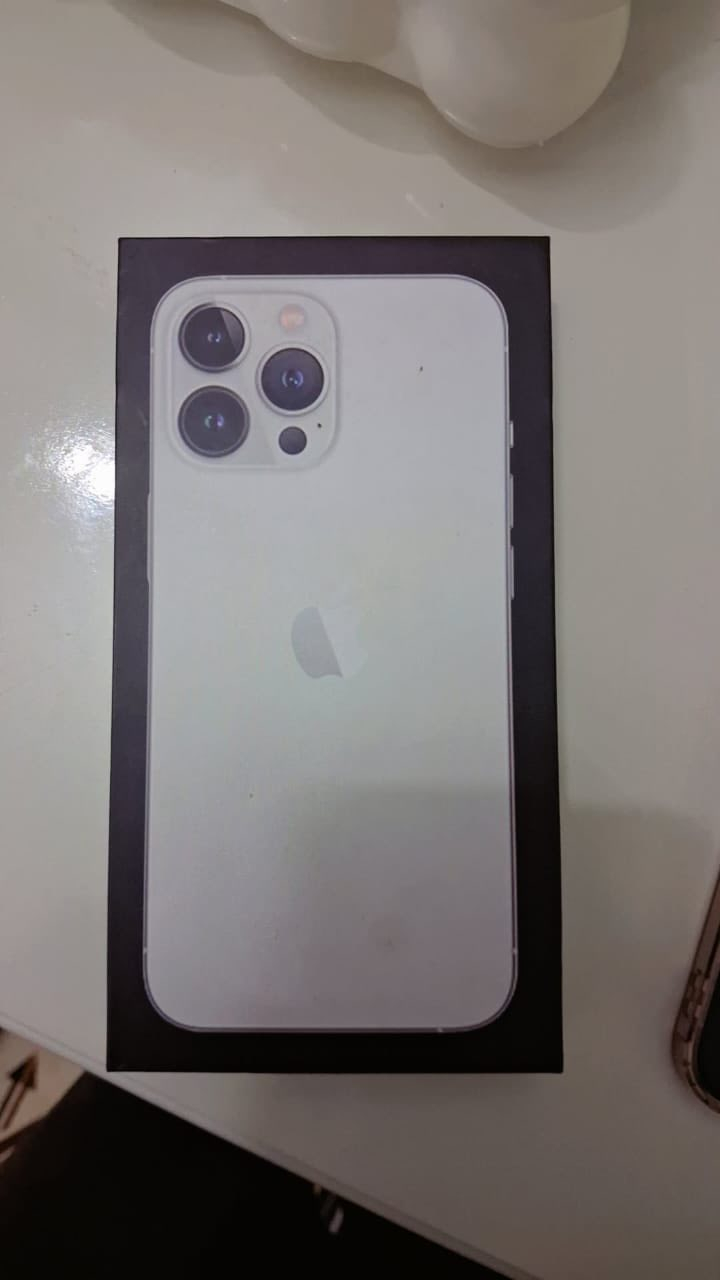 سلام عليكم.  13برو ماكس جديد ونضيف نضافه ‎%‎100     مع كارتونه مالته لأصليه وملحقاته. 

بطاريه بلاديه 88
ذاكره 256
نموذج M
كلشي ما مبدل بي 
سعر 800 بس مجال شي قليل 
 

مكان بغداد حي اور .
***********
