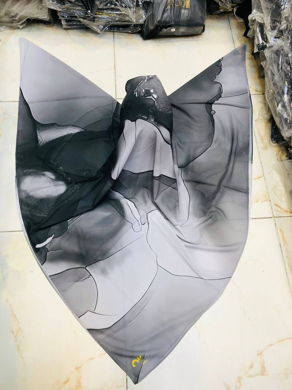 حجابات جرجيت مشجرة قياس متر ١٢٠
متوفر جميع انواع موديلات حجابات قطنيه و جرجيت 

العنوان _ بابل قضاء القاسم 
واتساب _ ***********
متوفر توصيل لجميع المحافظات العراق 🇮🇶
