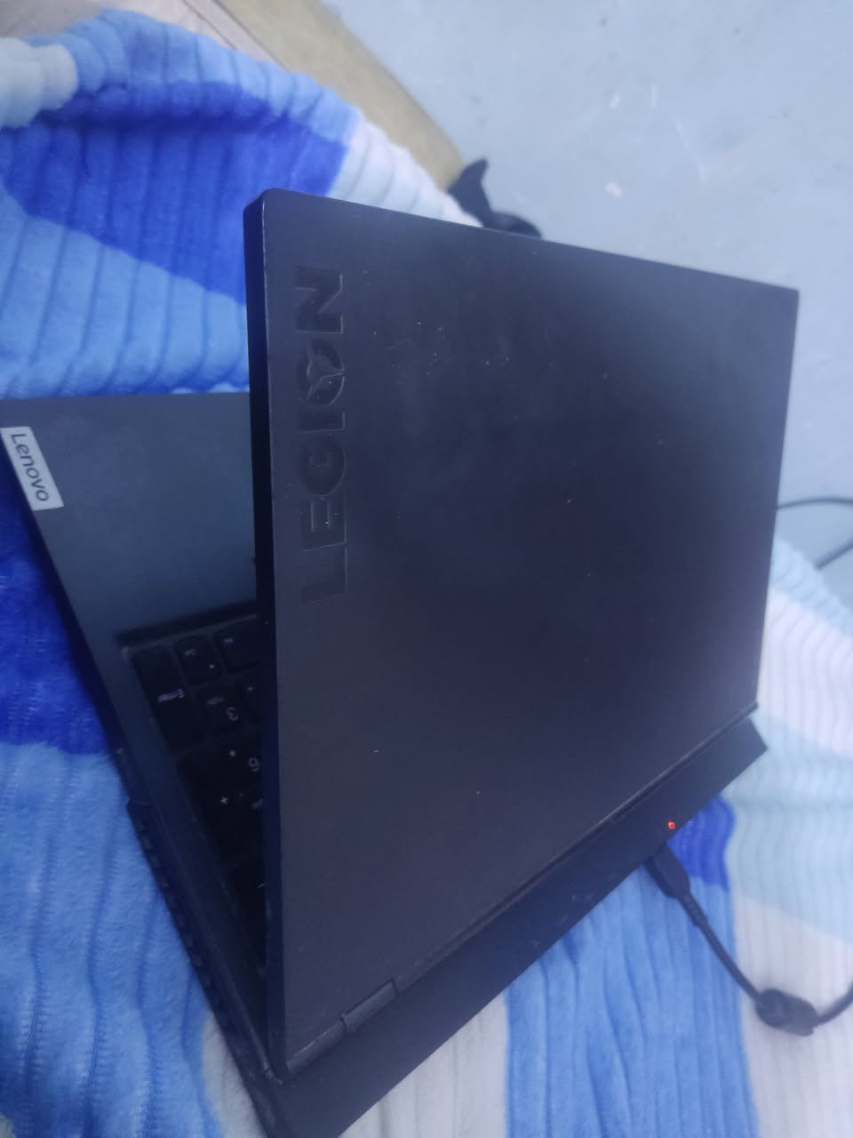 Lenovo Legion 5 
🔹 المعالج: AMD Ryzen 5 4600H (6 Cores / 12 Threads).

🔹 الرام: 16GB DDR4.
🔹 كارت الشاشة: NVIDIA GeForce GTX 1650 Ti (4GB GDDR6).
🔹 التخزين (هاردين):
1️⃣ هارد SSD NVMe سعة 256GB 
2️⃣ هارد HDD SATA سعة 1TB 
🔹 الشاشة: 15.6 بوصة  بدقة Full HD.
🔹 النظام: Windows 11 Pro 64-bit.

السعر 650
مكاني ذي قار


**إذا كنت صاحب هذا الإعلان وتريد حذفه لأي سبب، رجاءا أرسل رسالة إلى الدعم الفني**