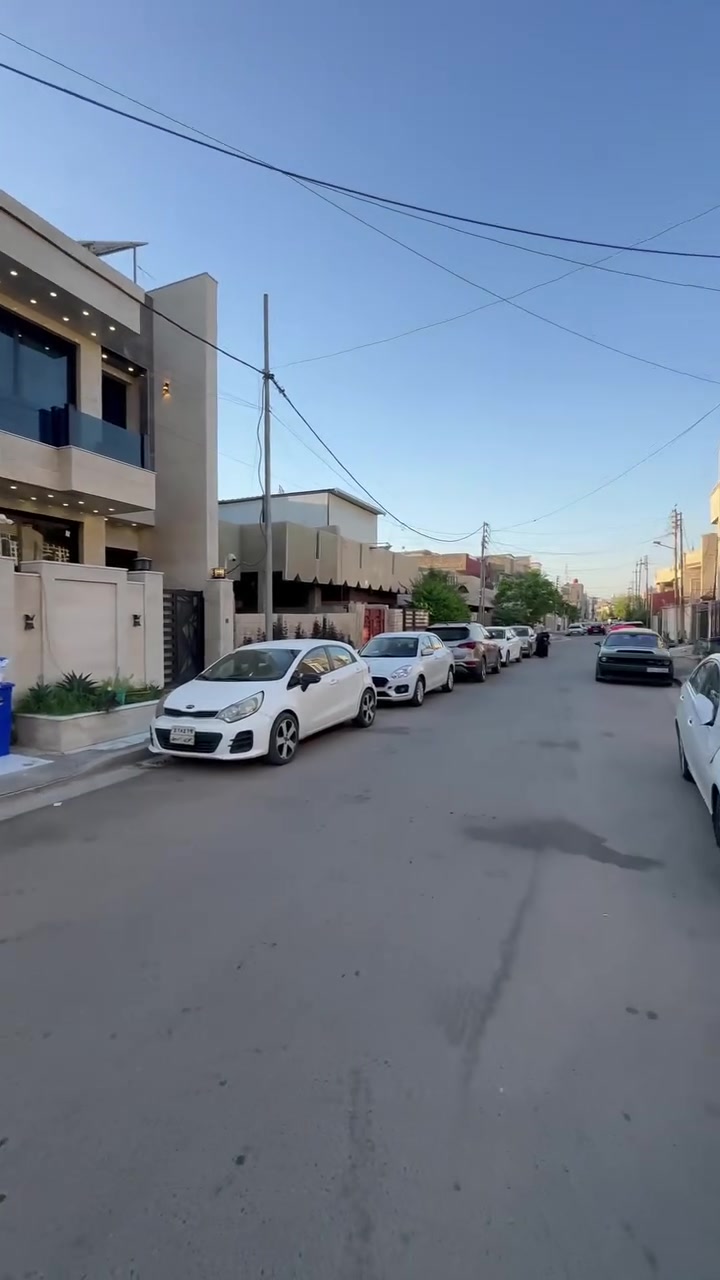 دار للبيع بناء 2026
100متر (الواجه5م النزال 20م)
📍موقع الدار/الاعلام حي الشباب شارع سوق اميمه
📍الطابق الاول /يحتوي (صاله ومطبخ وغرفه نوم وترك وخدمات صحيه)
📍الطابق الثاني/ (غرفتين 2 نوم وخدمات صحيه)
🔴 يباع مع الاثاث (غرفتين نوم جديد مع 5 سبالت و5 شاشات تلفاز وتخم مصري جديد )
🔴الدار يحتوي عل منضومه طاقه شمسيه 
مراجعه واستفسار مكتب خالد النعيمي للعقار 
📍موقع المكتب /الاعلام شارع البداله مقابل افران المصطفى 
سجاد:***********
