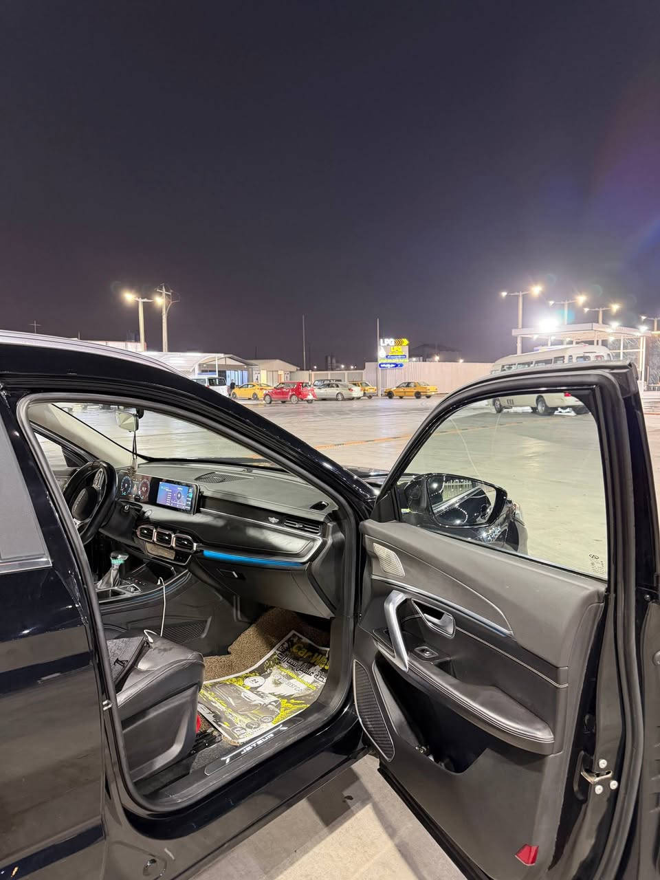 السلام عليكم للبيع او المراوس جيتورX70بلص 7راكب كومفورت وكالة هارلم بعدها بضمان الشركه ماشيه29الاف كيلو مواصفات السياره:بانوراما 5كاميرات360 درجة داش كام ثلاجة شاشة التحكم12.35انج شاشة القيادة10انج الشاشات متصله دجتل تحكم التبريد لمس تحذير مغادرة المسار رادار امامي رادار خلفي نقاط عمياء مقاعد جلد مقعد السائق كهربائي لدات اماميه وخلفيه نضام المساعده على نزول المنحدرات المرايه الجانبيه قابلة للطي كهربائياً صندوك كهربائي شفط حساسات خلفيه وجانبيه شحن لاسلكي محدد سرعه تعتيم ذاتي دخول ذكي ابواب مضيئة اناره داخليه انارة ترحيبية هاند بريك بصمه تبريد قطعتين مؤشر ضغط الاطارات وبعد بيها هواي مواصفات متخلص للاستفسار***********
