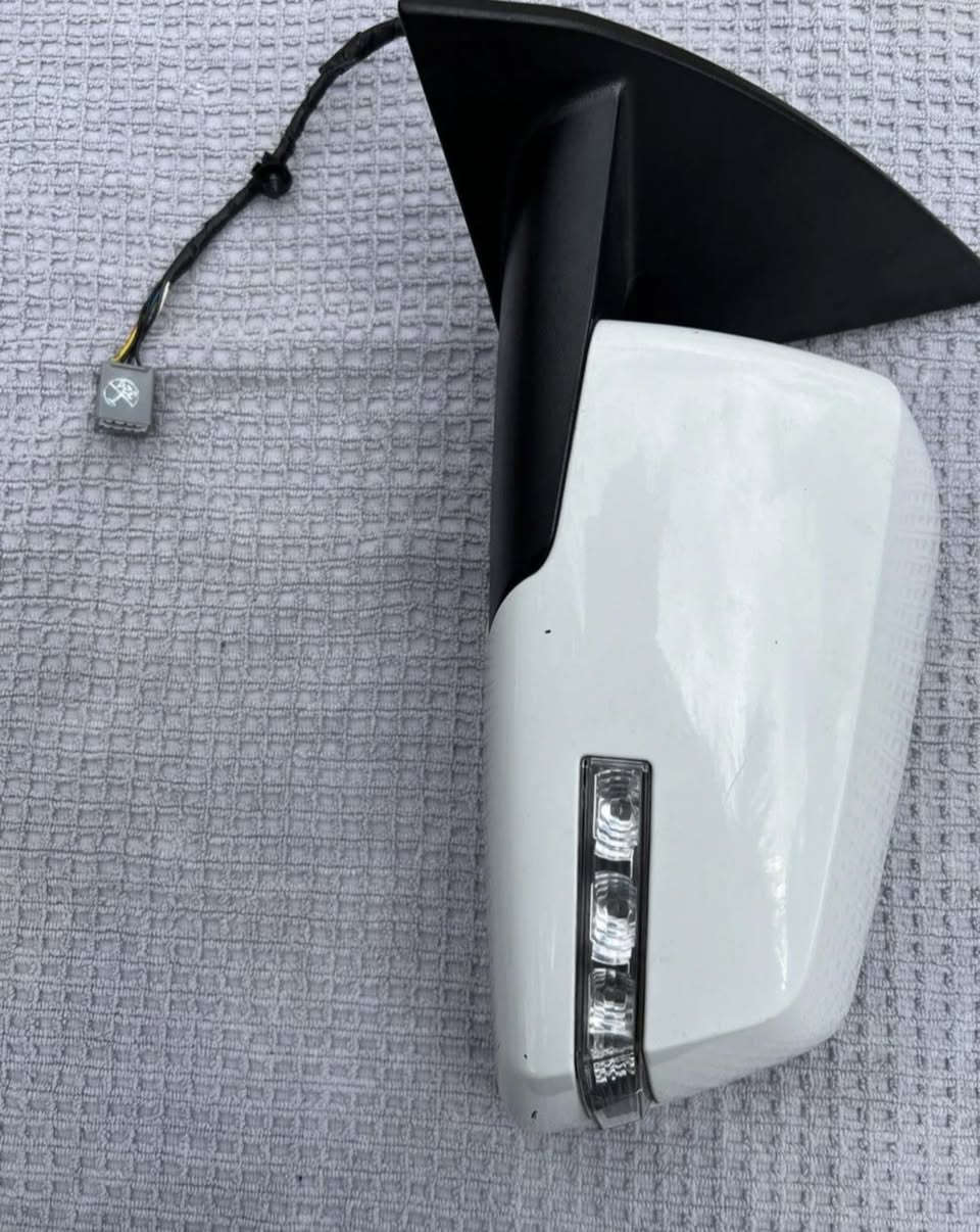 مراية جانبية
ترافرس اكاديا 

من موديل 11-17 

السعر 20 الف القطعه 

توصيل كل العراق 5000 دينار 

***********
