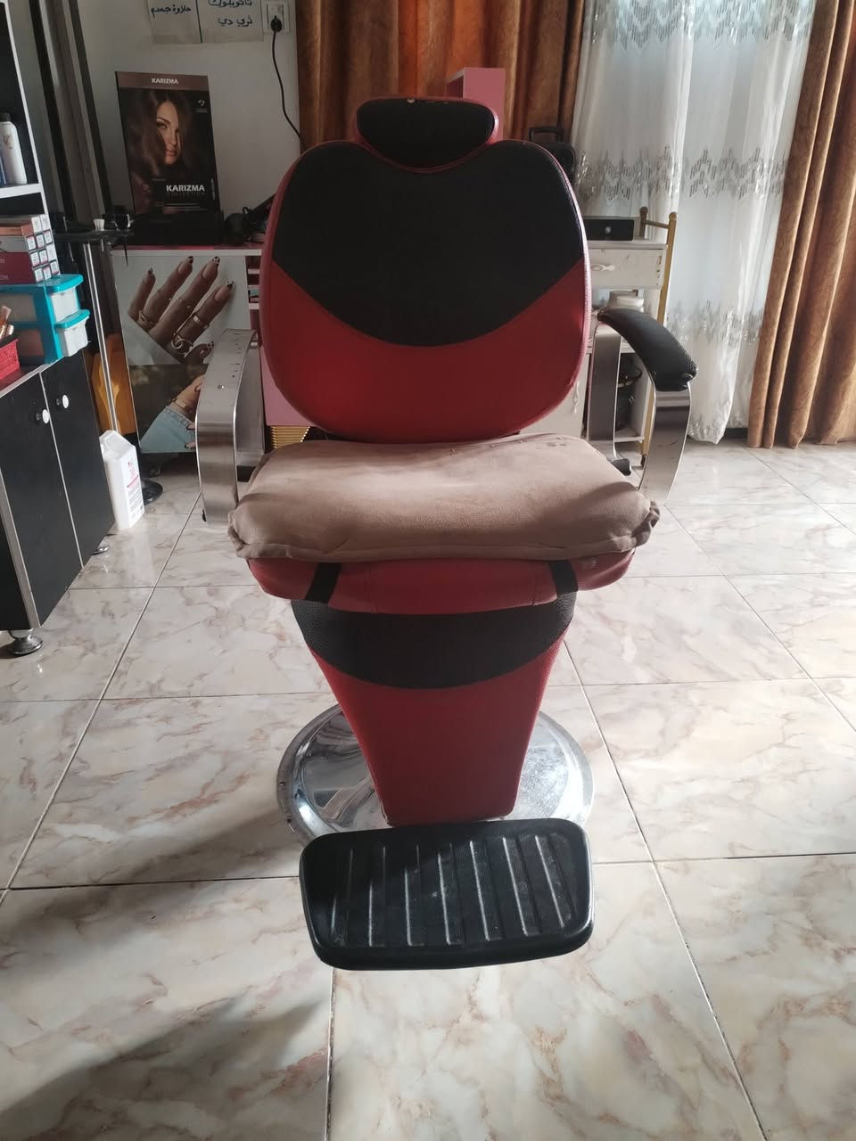 كرسي كلش نضيف كلش شغال سعر 100وبي مجال لشراي دور لخليج قرب هايبر ماركت لحترك***********
