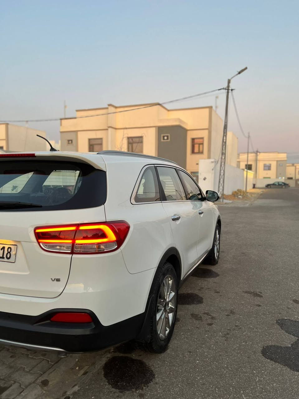 سورنتو 🚙.
‏‎سلام عليكم 
 للبيع فقط  سورنتو ٧ راكب 
#موديل 2016
#وارد خليجي
#محرك V6 3500 
ماشيه 82  و قابلة للزيادة

                       ((((🔴المواصفات🔴))))

1- بصمة + تبريد وتدفئه ٣قطع 
2- كامرة خلفية
3- حساس امامي
4- حساس خلفي
5- مري شفط
6- شاشة اصليه وكاميرا خلفيه 
7- كشن السايق كهرباء
8- تحكمات استيرن جهتين
9- مانع انزلاق
10- كمبيوتر تحديد عطل
11- اشاير بالمري الجانبية
12- بردات خلفية
13- نظام  ترحيب
14- نظام  ECO
15- نظام SPORT
16- ويل كب كروم
17- بلوجكتر
18- يدات  ستيل
19 لد اماميه وخلفي 
20 لايت زنون 
21 مري شفط 
22 نظام  ترحيب بل يدات 
23- زراك لايت 
24 انارا داخليه 
25 كشنات جلد  
26 جنطه كهرباء 
27  رقم بغداد مشروع وطني جديد بأسمي 
غير متواجد بالفيس الرجاء الاتصال واتساب على الرقم  *********** ابو سجاد  السعر (225)  وبي مجال بسيط للشراي. مكاني محافظه النجف
