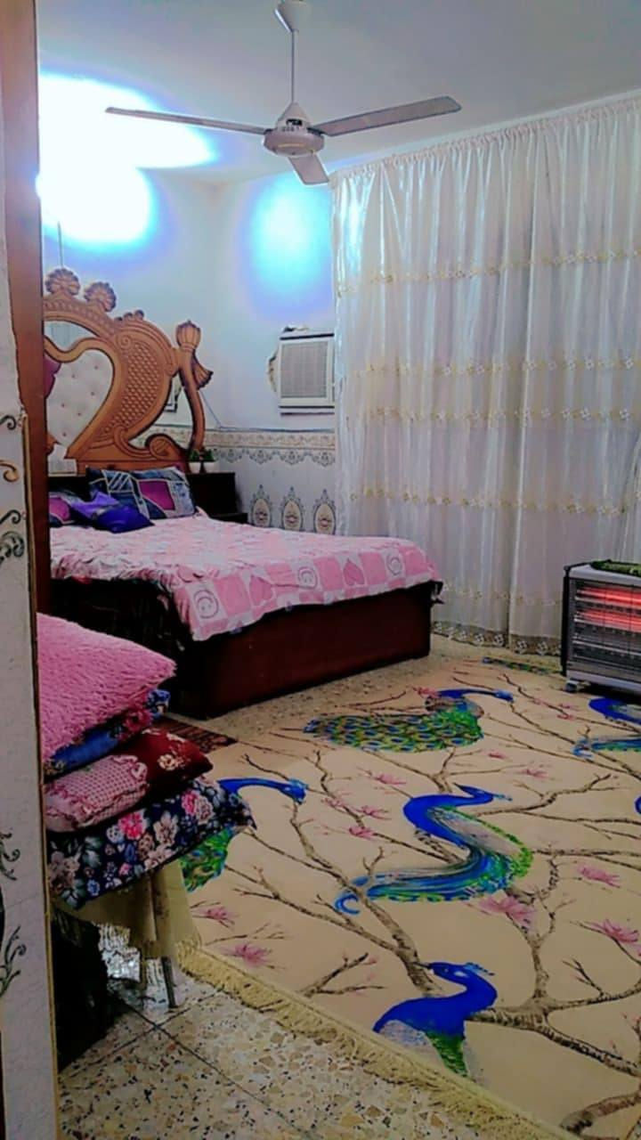 فرصة مميزة – بيت للبيع في المدائن  / سلمان باك 🔥
🏡 إذا تدور على بيت مريح وموقع هادئ، هاي فرصتك!
📐 المساحة: 225 متر
📍 الموقع: المدائن  –  الخدمات متوفره 
✨ تفاصيل البيت:
استقبال أنيق للضيوف
صالة واسعة ومريحة
غرفتين نوم 🛏️ 2
صحيات داخلية وخارجية 🚿
مطبخ مرتب
گراج  
🌟 مناسب جداً للعوائل وسكن هادئ وآمن
💰 السعر: (130 وبي مجال )
📞 للاستفسار: (*********** )
***********
