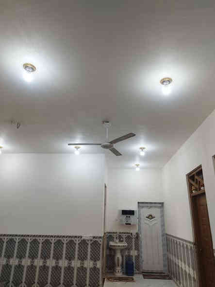 السلام عليكم
بيت مساحه البناء 300 والمساحه حول البيت 2 دونمين ونص البناء حديث
(طابو زراعي سند 25 ) تقاطع الزبيديه طريق بغداد كوت يبعد عن الشارع 50 متر ومتوفر جميع المستلزمات من الماء والكهرباء من مدارس متوصطه و بتدايه السعر خاص جدن مناسب***********
