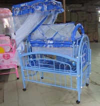 سرير اطفال • كريكوت • نضيفات