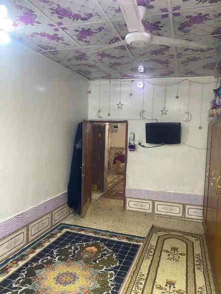 بيت زراعي للبيع 100م شارع الزوار خلف مسجد السهلة فرع المختار الثقفي غرفة وصالة ومطبخ واستقبال كاشي سيراميك السطح فرشي 42 مليون وبي مجال للاستفسار ***********
