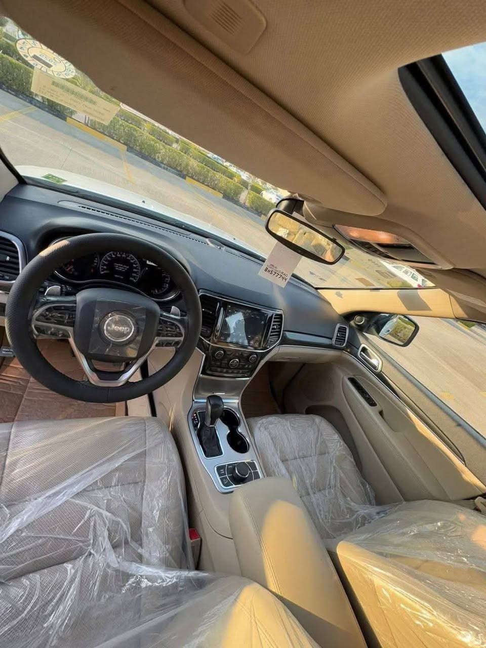 السلام عليكم

للبيع Jeep Grand Cherokee 2020 Limited Plus خليجي – ليمتد بلاس – فول مواصفات

✅ بانوراما
✅ شفتات + دوسات
✅ كشن
✅ تبريد وتدفئة للمقاعد
✅ تدفئة ستيرن
✅ باب سحب كهربائي
✅ باقي المواصفات فول
السياره محركها مفتوح مبدل بستم ٢٠١٤ تمشي ع اي بانزين بدون اي دوانز
مبدل باب الصدر بالوكاله 
ماشيه ٧٣٠٠٠
رقم اربيل ب اسمي 
مكان السياره بغداد
للاستفسار:***********
