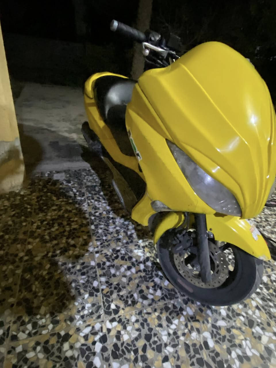 فورزه 0/10 دهن جديد قبل 3ايام بدلته امزويل ارقه نوعيه مي راديتر زيتي بانزين محسن دراجه خير من الله مكاني بغداد المدائن متواجد واتساب او اتصل عل رقم  ***********
