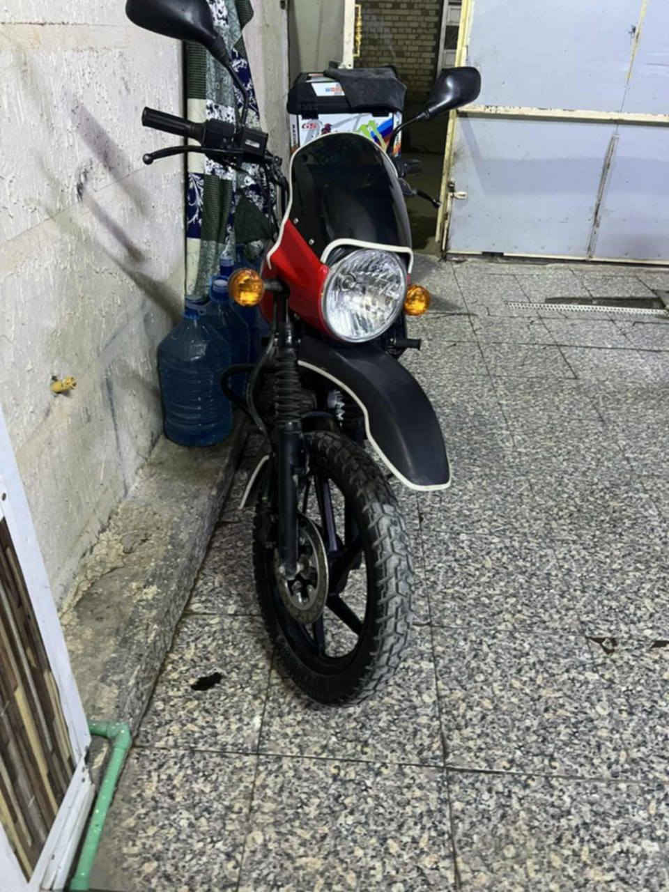 بوكسر موديل 2023 رقم انكَليزي ماشيه 5000حقيقي مكفوله كفاله عامه السعر مليونين  و 800 *********** مكاني المحمودية
