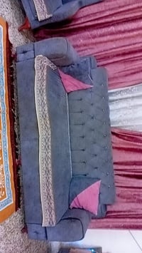 ٨مقاعد • شعب ٣٠٠ • ما بيه ضرر