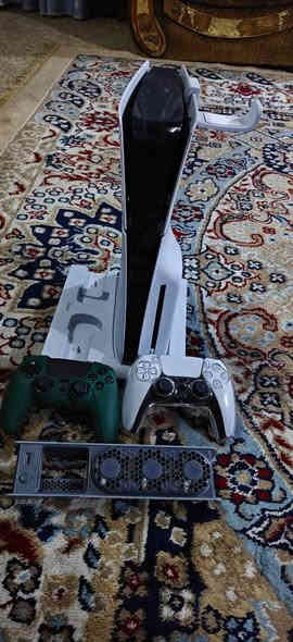 السلام عليكم ps5سلم اوربي
مساحه التخزين 1تيرا
ويا يدتين اصليات +قاعدتين تبريد وقاعد شحن اليدات 
كارتونه مالته موجوده سعر 675 وبي مجال مكاني بغداد مدينه الصدر قطاع 7 للاستفسار واتساب ***********
