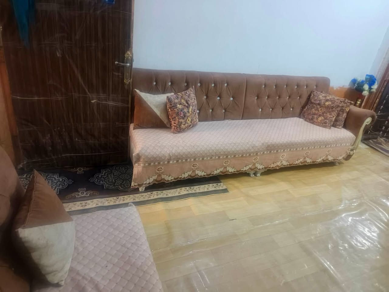 للبيع أثاث بيت مستعمل استعمال نظيف جداً ✨
تخم قنفات مرتب ونظيف 🛋️
ميز طعام 🍽️
مطبخ مع كاونتر مرتب وحديث 🤎
غسالة شغالة ممتاز 🫧
ومبردة تبريدها قوي ❄️
كل الأغراض بحالة حلوة وسعر مناسب
للجادين مراسله واتساب ‏‪***********‬‏ للاستفسار عن الاسعار 🙂
