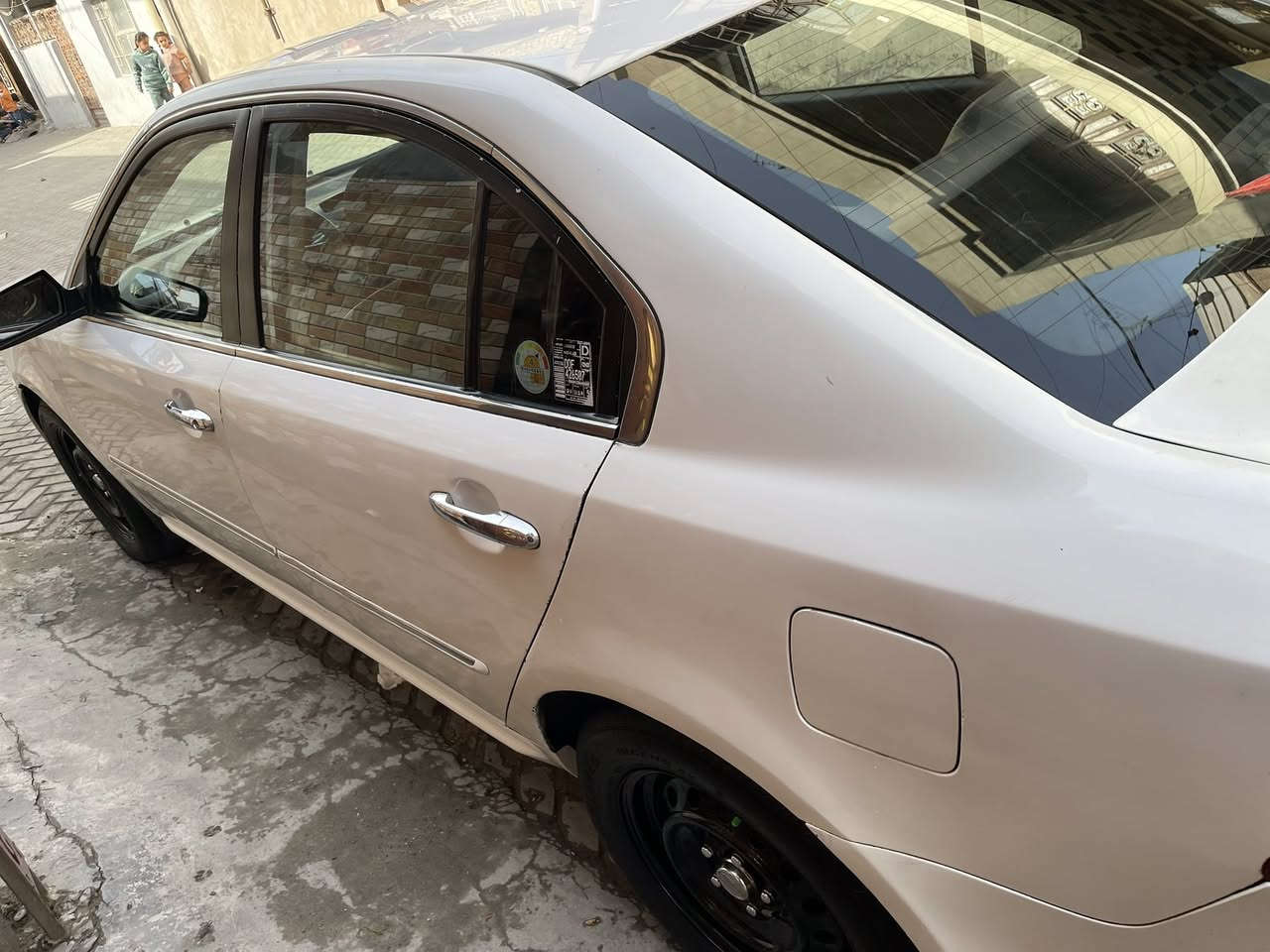 كيا اوبتيما لوتز رقم سلمانيه موديل 10 محرك 2400تبريد تدفئه شغالات مصبوغه حزام سياره جديده وحلوه لون صدفي بيه بس طخه جوه باب السايق ابينه بالصوره  تجي وكللب بأسمي مكاني بغداد مدينة الصدر السعر 115 وبيها مجال رقمي ***********
