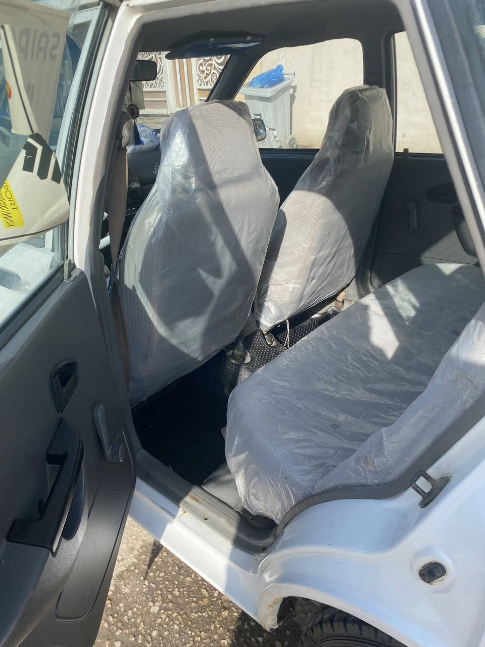 سلام عليكم سايبه البيع مديل 14 
سياره بيه باب الصدر مبدل فقط باقي كفاله من خياس من حادث  تخم تاير جدبد كير محرك مكفول سستم سمعات * راعيه يريد مداور  
مكان سياره نجف حي كوفه  اتصال وتساب ***********
