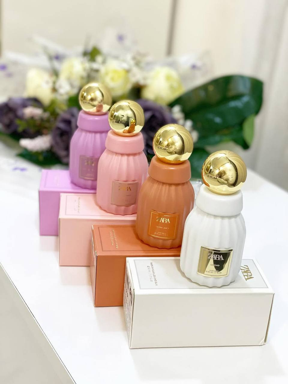 أنوثتك وجاذبيتك 💆‍♀️ الغيمة السحرية اللي تعطر يومك ✨
كل لون من هذه المجموعة يمثل مود وشخصية ثانية تماماً 🧴:
🍊 Peach Glow: انتعاش الخوخ الفاكهي اللذيذ لصباح مليان حيوية ☀️
🌸 Pink Flambé: نعومة وسويت تشبه غزل البنات والمسك، قمة الأنوثة 🎀
🍏 Applejuice: طاقة ونظافة وانتعاش التفاح الأخضر والزهور 🍃
🍒 Red Vanilla: دفء وفخامة الفانيليا والتوت للمناسبات والليل 🌙
🤍 Fields at Nightfall: ريحة بودرية هادئة، ياسمين وخشب صندل تاخذ العقل ☁️
🔮 Violet Blossom: جاذبية زهرة البنفسج واللوز الدافئ، ريحة غامضة ومثيرة 💜
ثبات، خفة، ولمعان، وريحة تتحرك معك مع كل هبة هواء 💨 تنعش روحك!
المنشأ  امريكي الاصلي 🇺🇸 

سعر القطعة ٧ الاف


**إذا كنت صاحب هذا الإعلان وتريد حذفه لأي سبب، رجاءا أرسل رسالة إلى الدعم الفني**