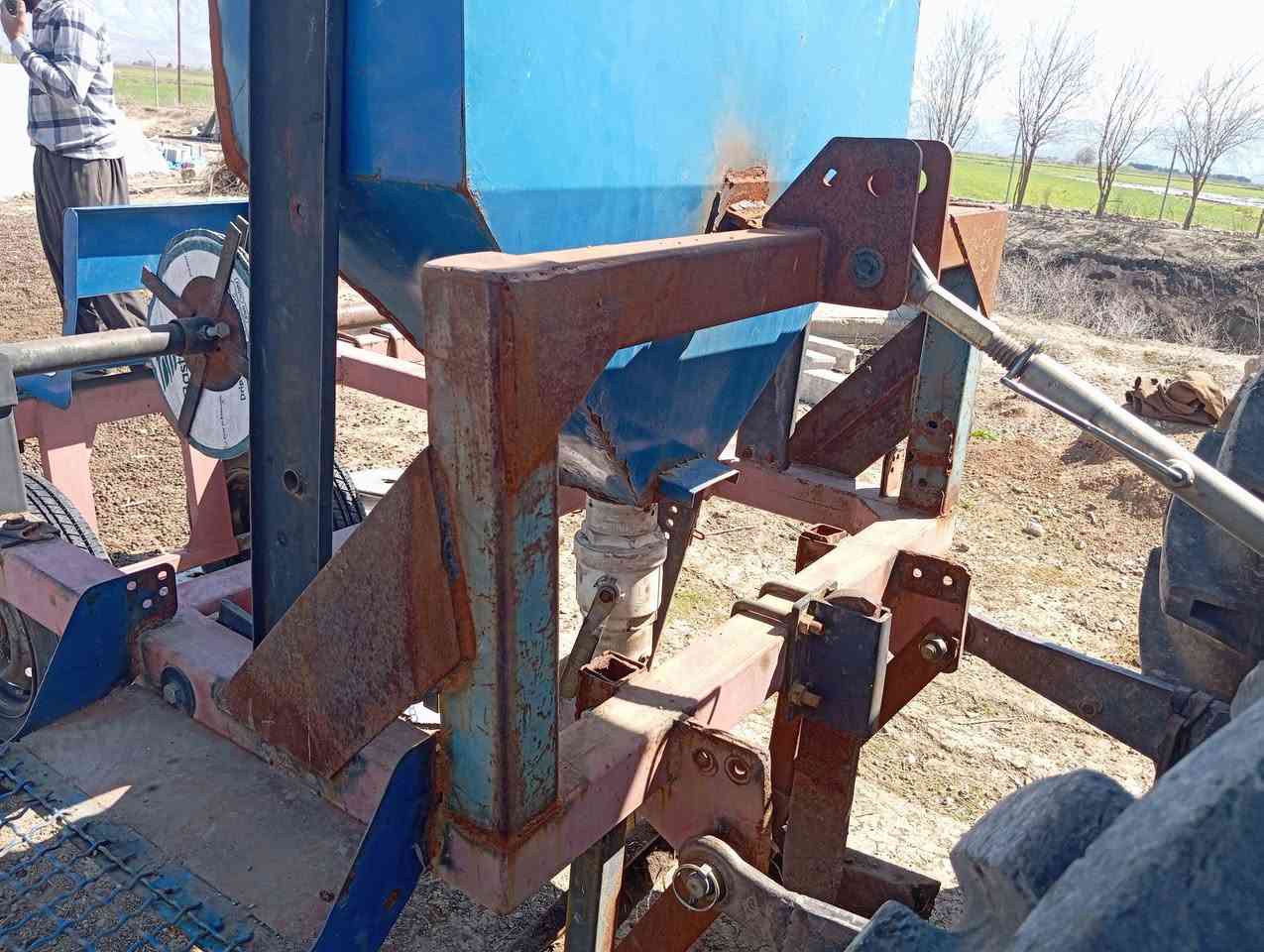 لایلۆن ڕاخەر بۆ فرۆشتن شوێن شارەزوور
***********
