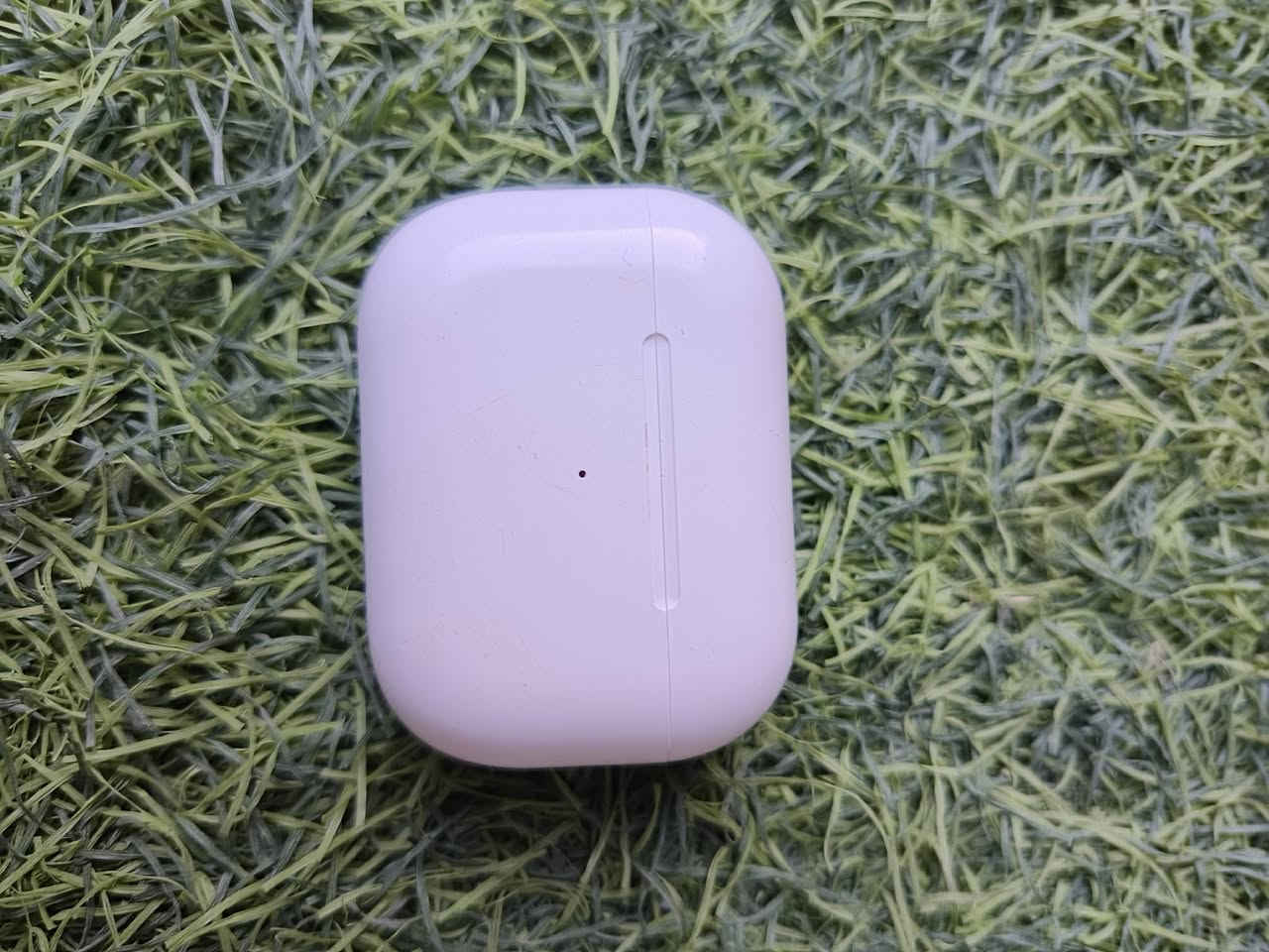 سلام عليكم ايربود للبيع شرط الفحص بيه عزل يخبل الي يريده يدخل خاص سعره 15 الف رقمي ***********
