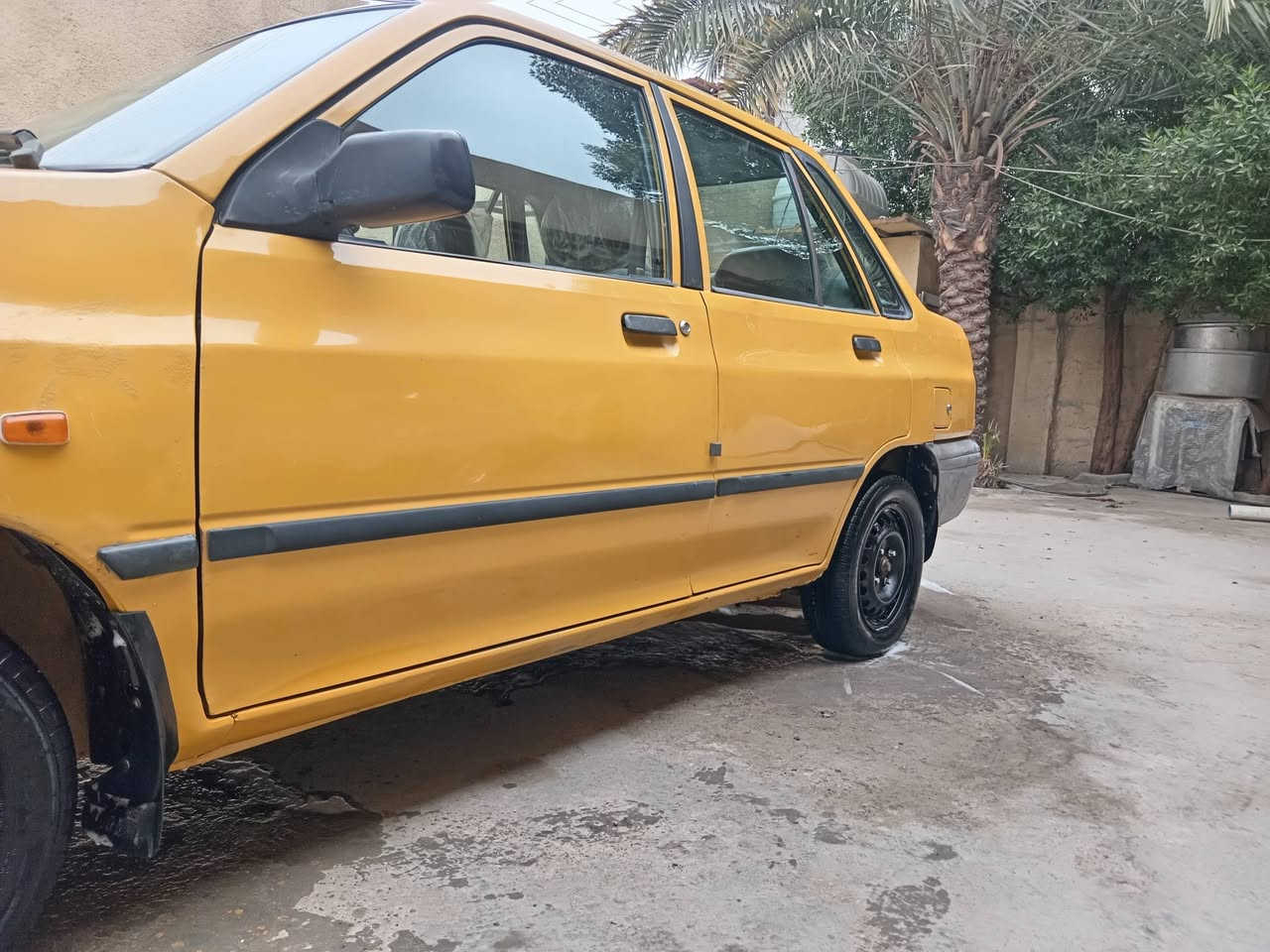 سايبه موديل 2015 كفاله   عامه من ضربه او صبغ  شواصي جدد تخم تاير لعنوان بغداد العبيدي لسعر 40 ورقه     لاستفسار ***********
