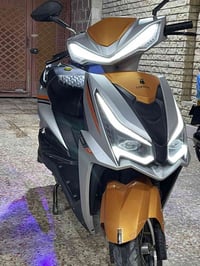 للبيع للبيع دراجه شحن سكنس لد 2024 مواصفاتها معروفه  6 باتري جديدات قب...