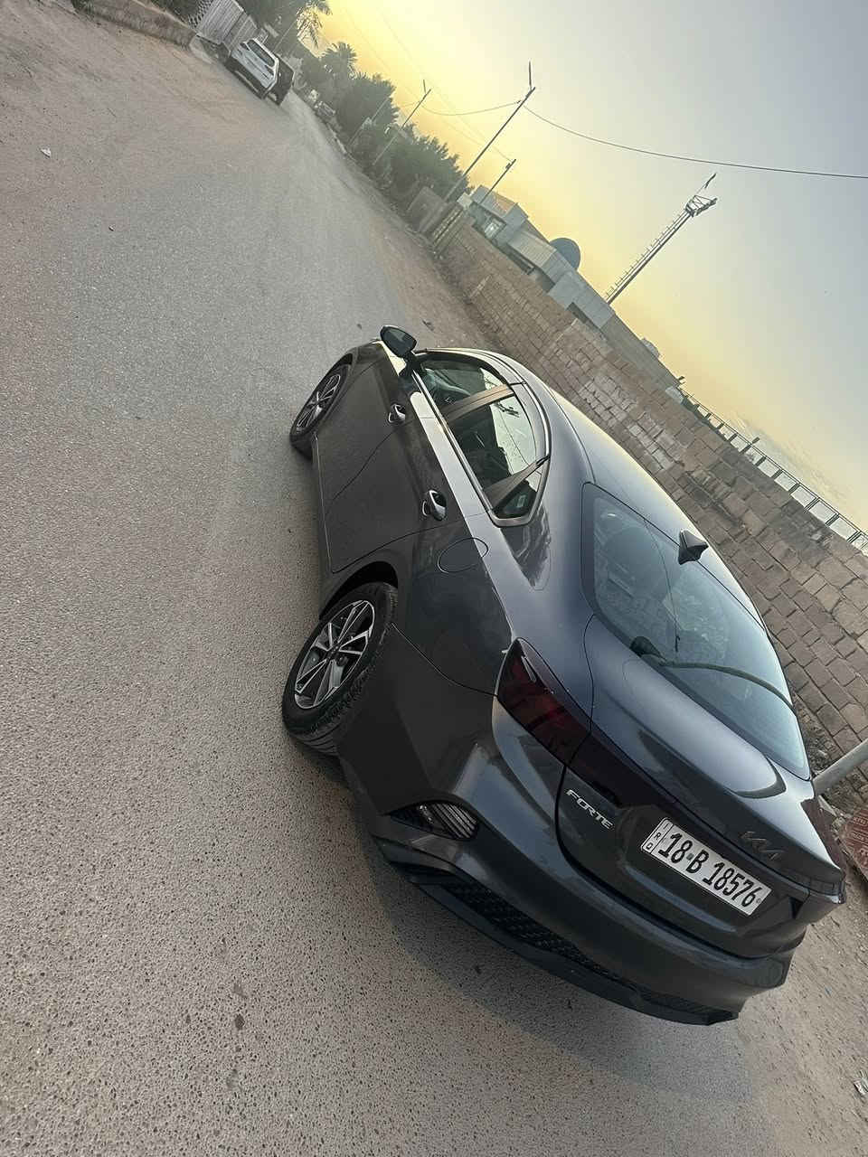 فورتي موديل 2023 لون رصاصي  وارد امريكي حاث جاملغ امامي فقط شرط السونار السياره كله ليبل واحد محرك 2000 سياره ماشيه 30 الف جديده بمعنى الكلمه لايت زنون محرك شرط ممفتوح بيه برغي كله السياره وضع شركة رقم بابل انكليزي بأسمي تحوسل مباشر السعر 127 مكان السياره حله نادر 

***********
