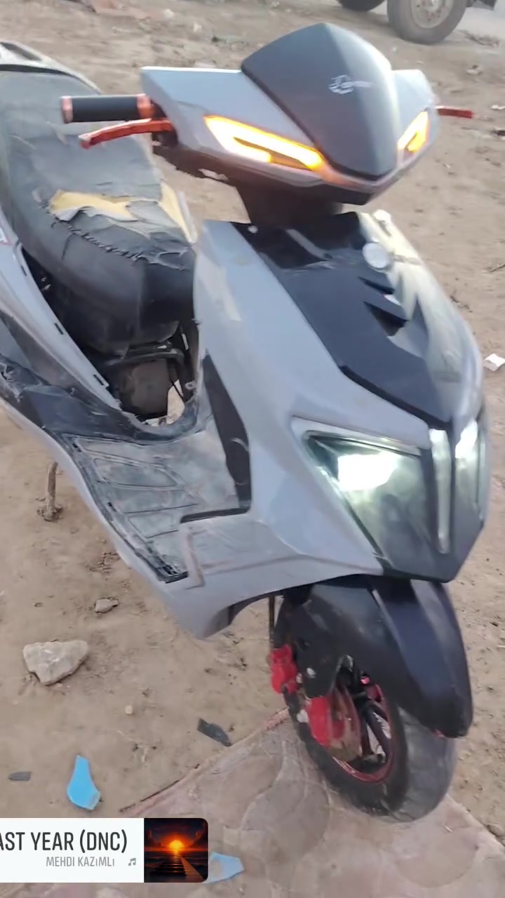 دراجه سكنز كهربايات شغلله كله سلف سعر ٢٠٠ بيه مجال قليل او مراوس بدراجه حسب القناعه
تواصل ع هاذه رقم واتس ***********
