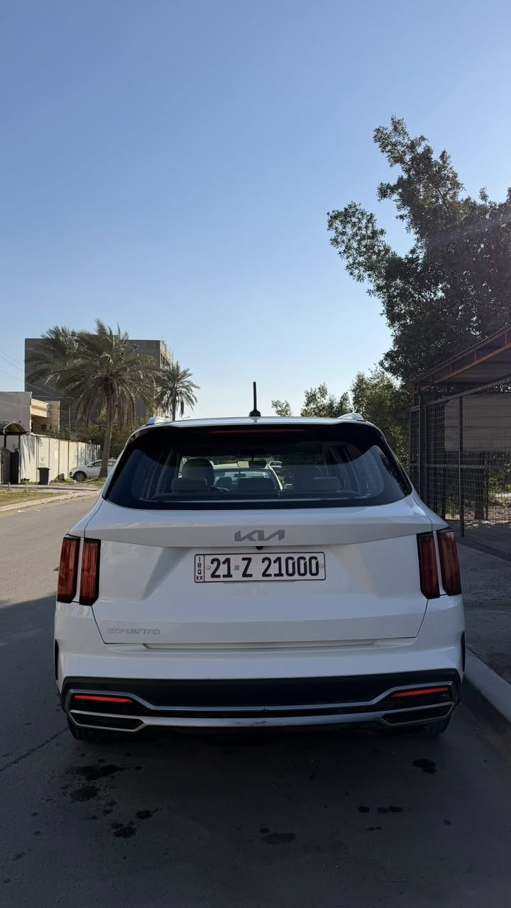 السلام عليكم سورنتو 2023 خليجي فول فول مواصفات 
سيارة ٤ سلندر وكاله شركة نم فول مواصفات 
بانوراما 
بصمة
تشغيل عن بعد
كراسي كهرباء 
اضائة محيطية متغير 
هاند بريك اوتو 
اوتو هولد 
حساسات امامي خلفي 
صندوك كهرباء شفط 
لايت عدسات 
داخل بيانو 
درايف مود ٥ وضعبات 
ماشيه ٨٩ الف كيلو 
تبريد منفصل 
تبربد لمس 
سيارة مكفولة بيها فقط بارد بسيط بين البابتين شي بسيط جدا  وللعلم الرقم مو وياها انطيك ياها برقم عادي 
مكانها بغداد اليرموك 
سعرها ٢٤ الف بيها مجال شي بسيط جدا 
***********
***********
