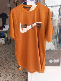 شبّابي • خامة تخبل • ألوان ومقاسات