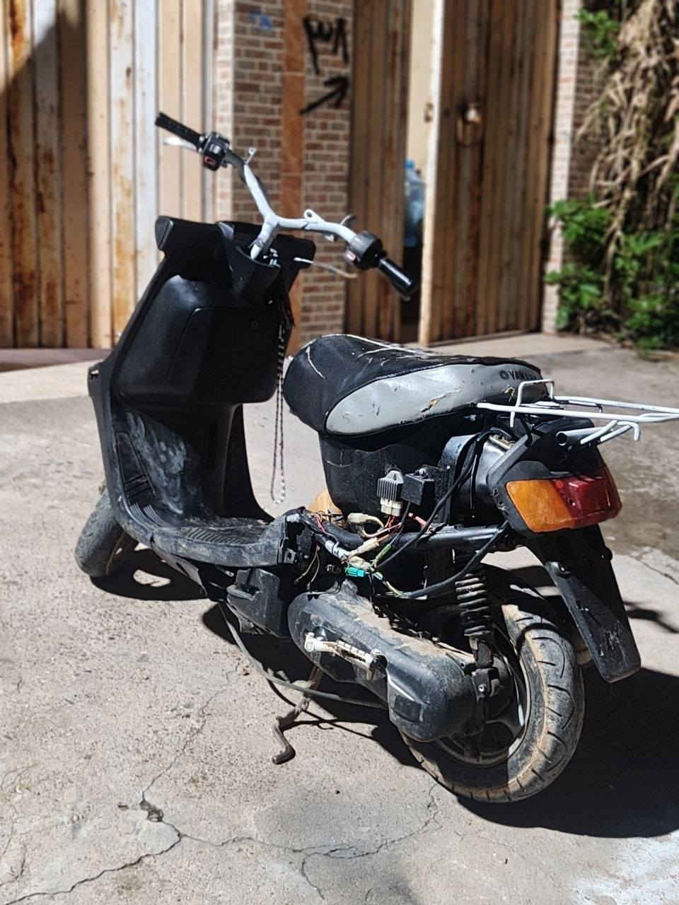 ماطور بزون ما ناقصو اي شي بانزين دهن و دوس و اطلع و هاي كدام العين تعميره جديده مكان شقق الخضراء
السعر:75 وبي مجال للطيبين 
الرقم: ***********
