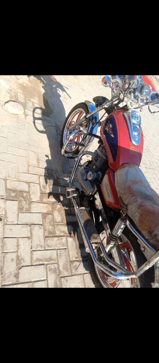 سلام عليكم دراجه جوند البيع الدراجه كلك مكفوله عن سرقه المكان الديوانية الحمزة  الشرقي رقم ***********
