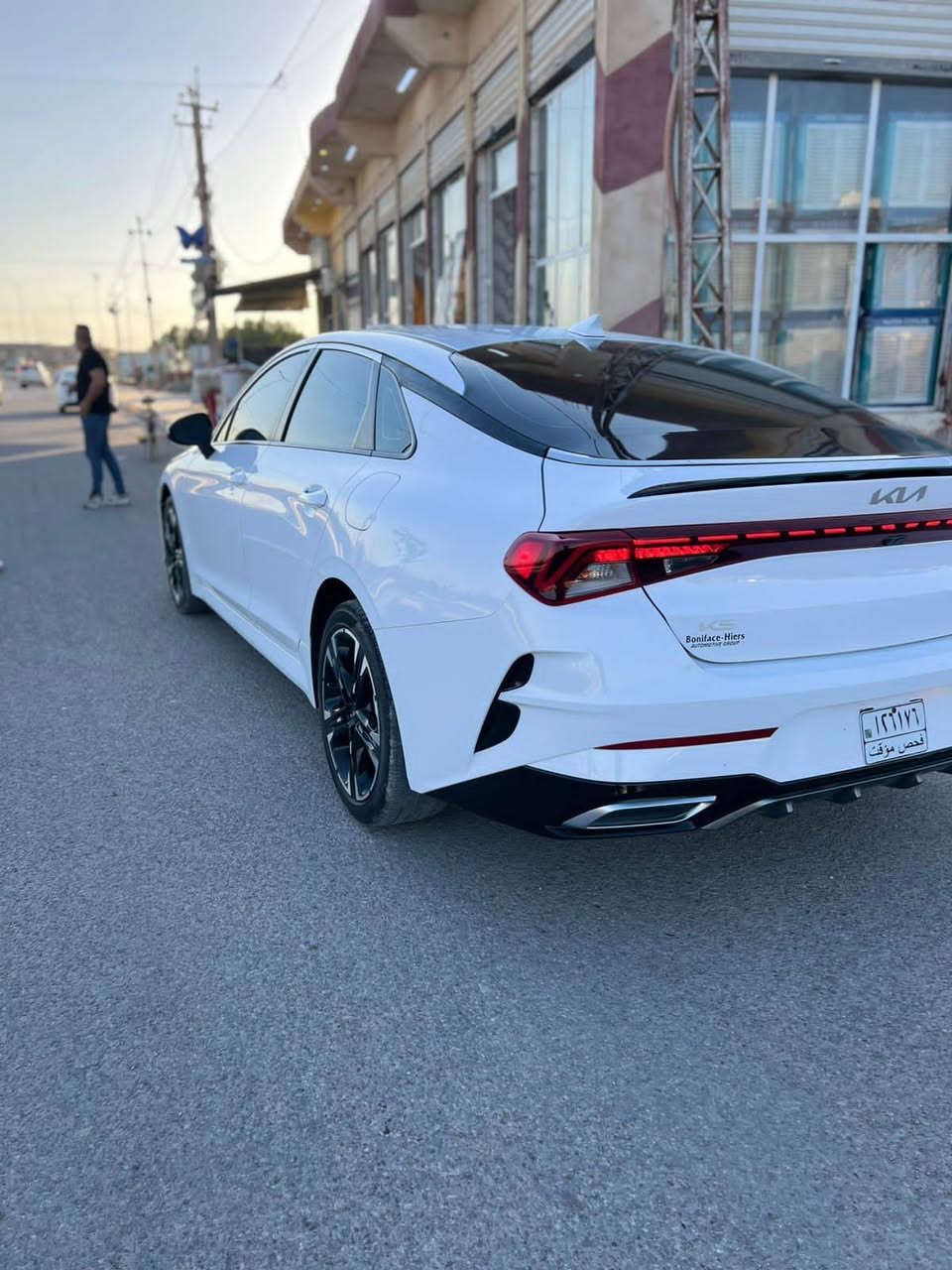 السلام عليكم
للبيع كيا K5 موديل 2024 GT-Line، فول مواصفات (أعلى فئة بالمواصفات).

رقم بغداد دولي معوقين، اب اسم ولد اقاربي 

الحادث فقط بنيد، والجاملق مصبوغ بأمريكا، بدون حادث 

محرك 1600 تيربو.

السيارة أحلى من الصور.

📍 الموقع: واسط / الصويرة، قرب المعهد التقني.

💰 السعر: 170، وبيهه مجال بسيط.

📞 للاستفسار: ***********.
