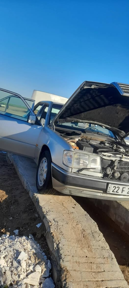 مارسدس دب وضع شركه محرك اربعه دي خراطيم حجم 300E الشرعي يبيعك مارد مراسله شراي اتصل
***********
