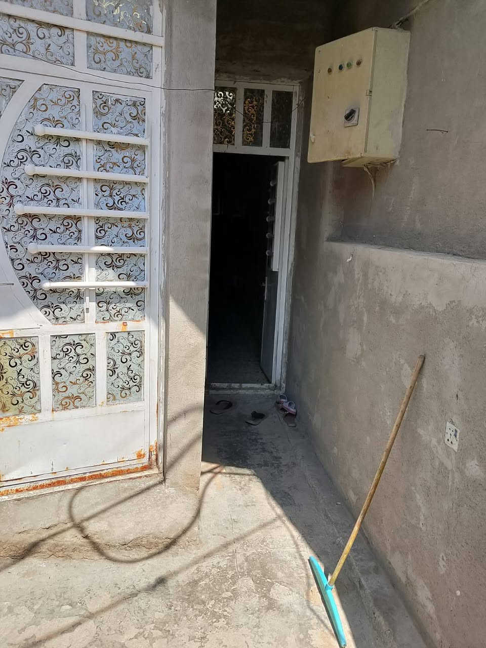 بيت للبيع 100متر 5في 20 زراعي سند 25 خدمات كامله ماء مجاري تبيلط 
الامين الثانيه شهداء النفط قرب اسواق كرار الوائلي 
للاتصال ***********
