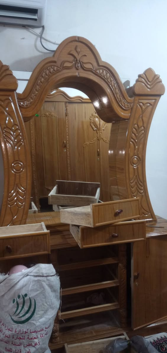 السلام عليكم
@الجميع .. غرفه اخشاب صاج عراقي 5ابواب كاملة استعمال 3اشهر فقط نايلونها بيها للتواصل خاص


**إذا كنت صاحب هذا الإعلان وتريد حذفه لأي سبب، رجاءا أرسل رسالة إلى الدعم الفني**